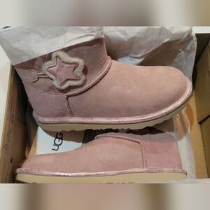 *NEW*UGG Blush Star Winter Boots